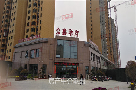 富贵养生苑一楼2室2厅1卫79万98m2毛坯房79万出售